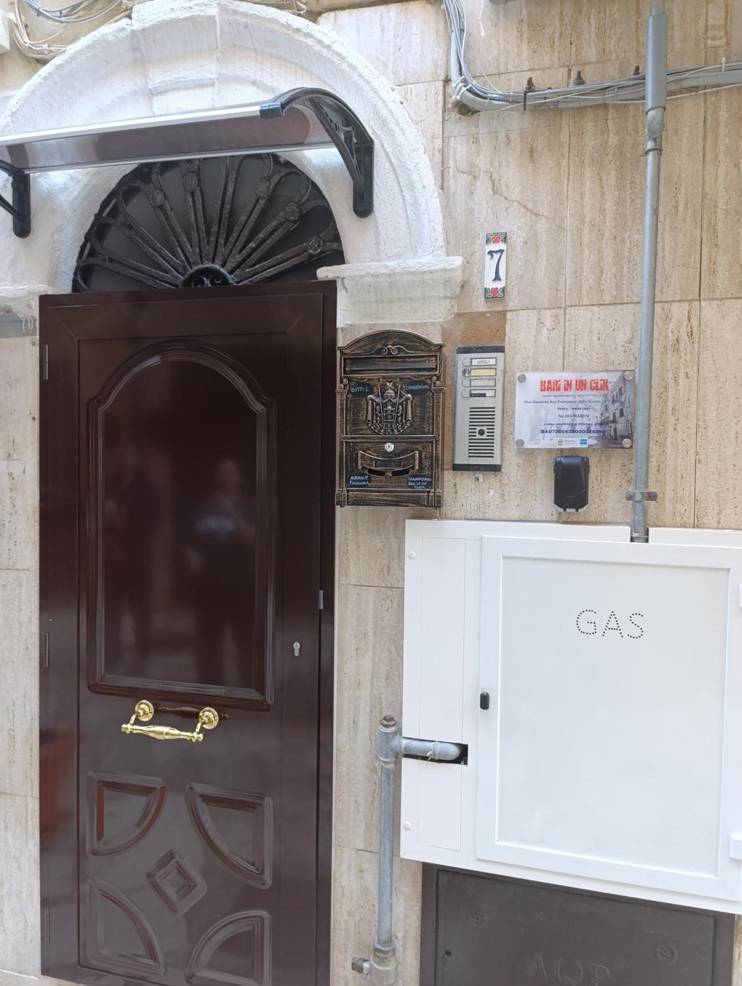 Bari In Un Click Apartment ภายนอก รูปภาพ
